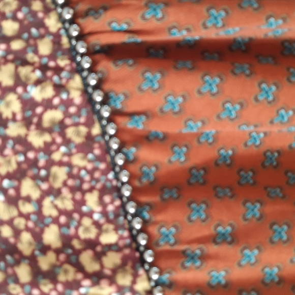 Suzanne Betro Medium - Picture 6 of 6